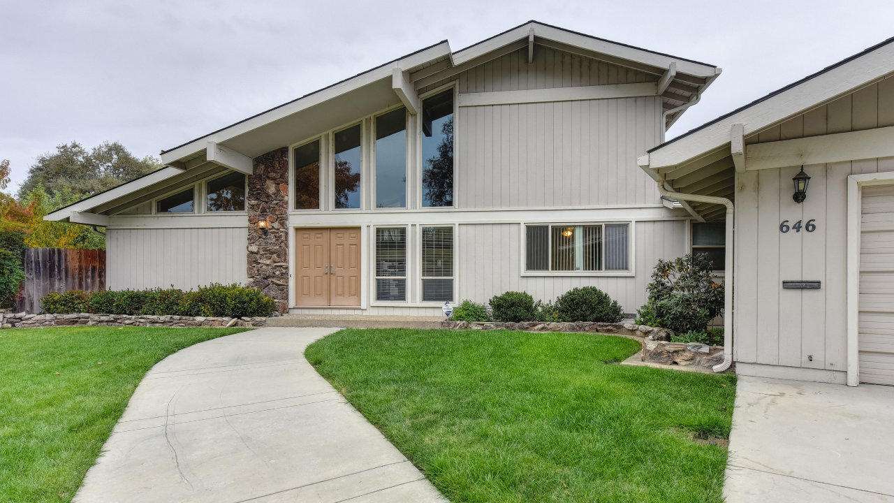 646 Riverlake Way, Sacramento, CA, 95831 Scene 4