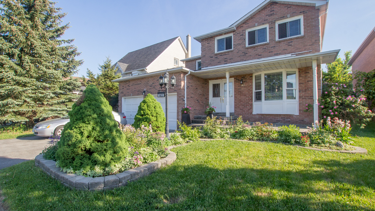 182 Cherrytree Drive, Brampton, ON, L6Y 3M6 Scene 2