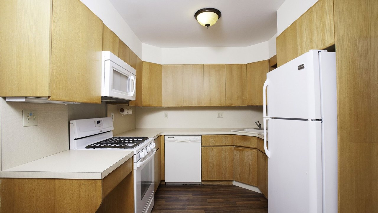 5 Audrey Ave, Plainview, NY, 11803 Scene 3