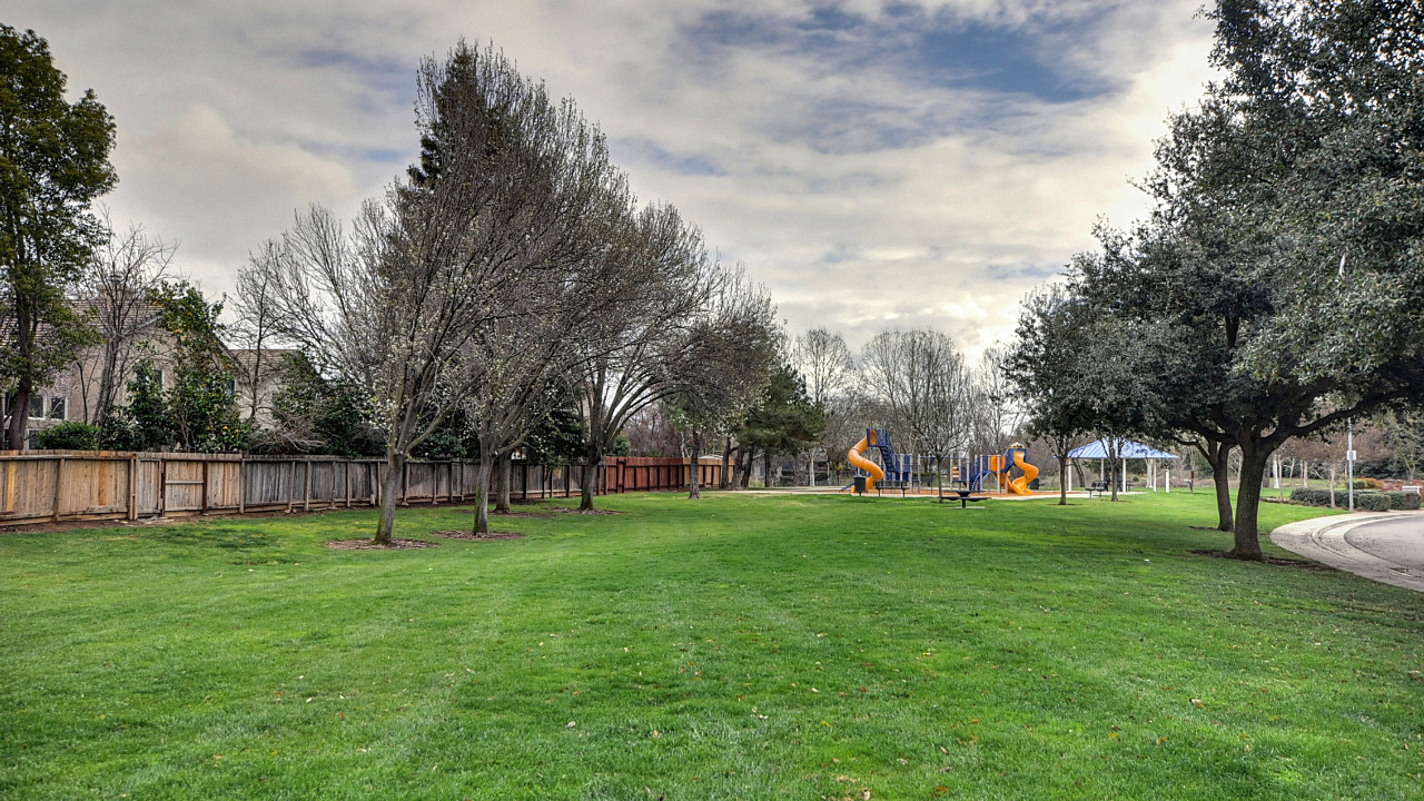 8276 Oakbark Court, Elk Grove, CA, 95758 Scene 4