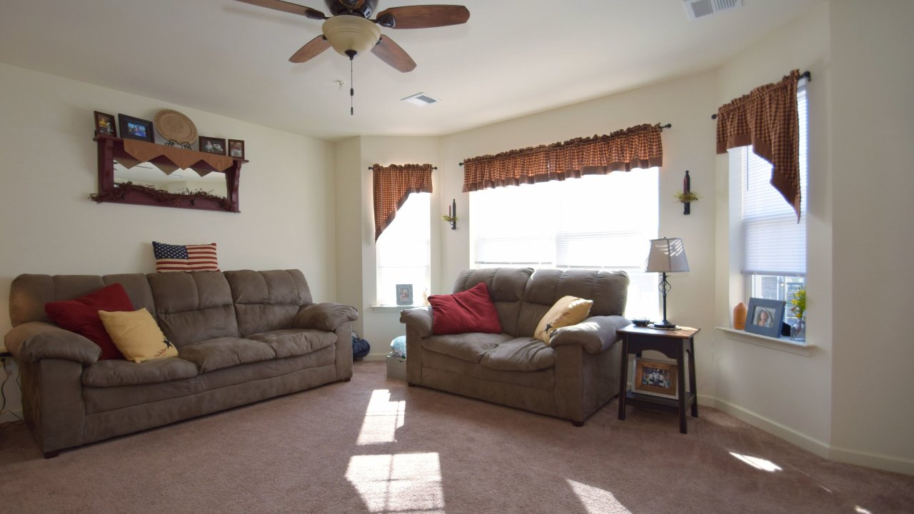 2031 Morgan Hill Dr, Pennsburg, PA, 18073 Scene 2