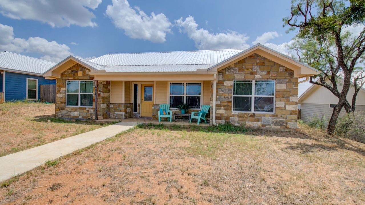 608 W Ollie, Llano, TX, 78643 Scene 1