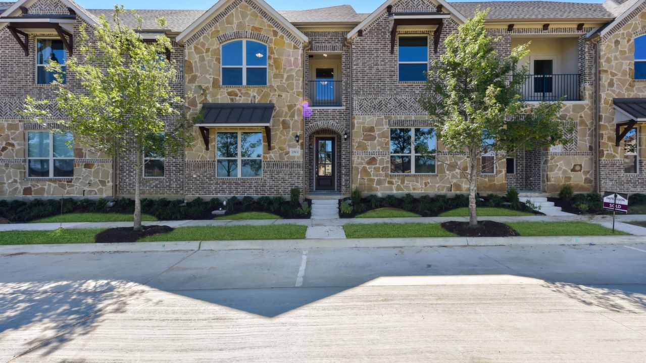 2513GramercyPlace_001