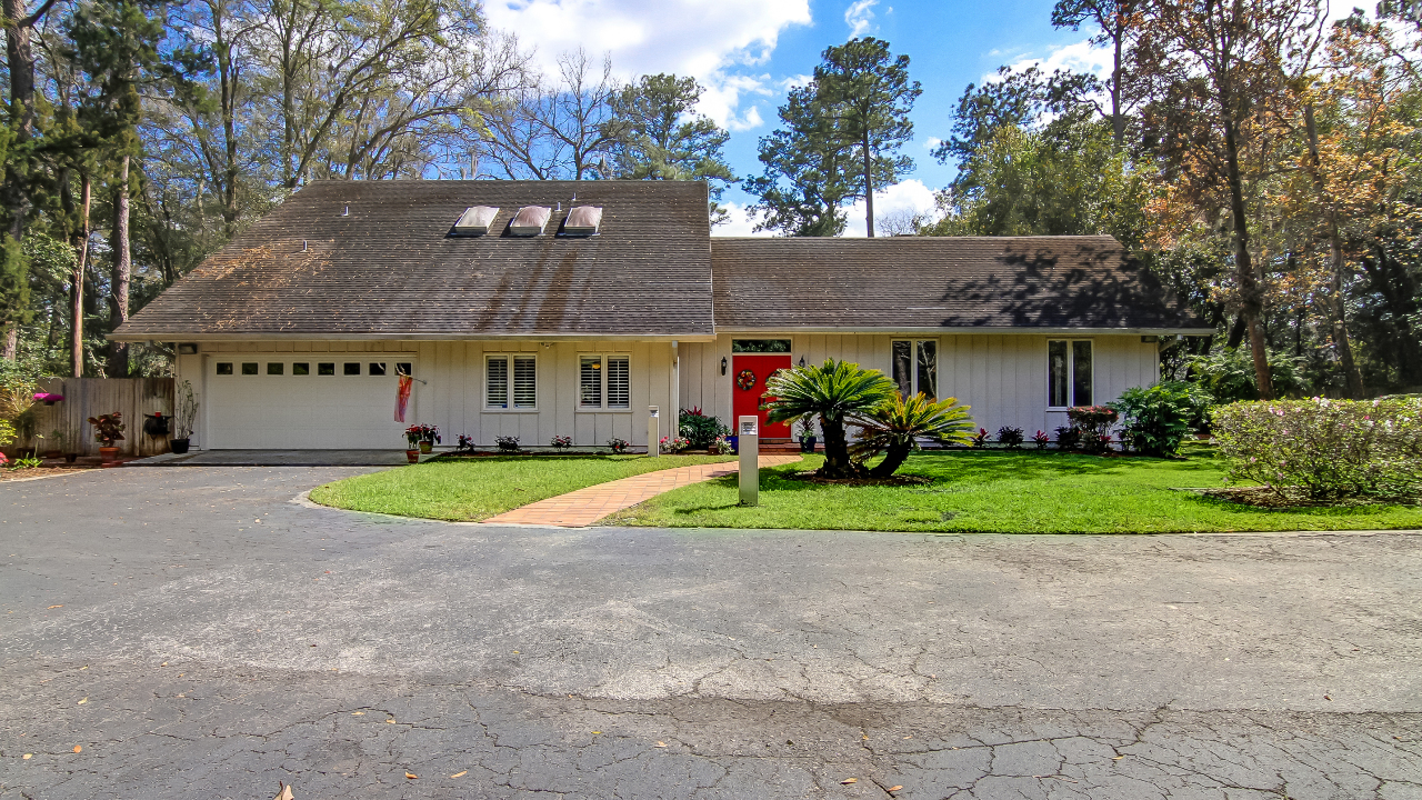 Welcome to 12193 Mandarin Rd!
