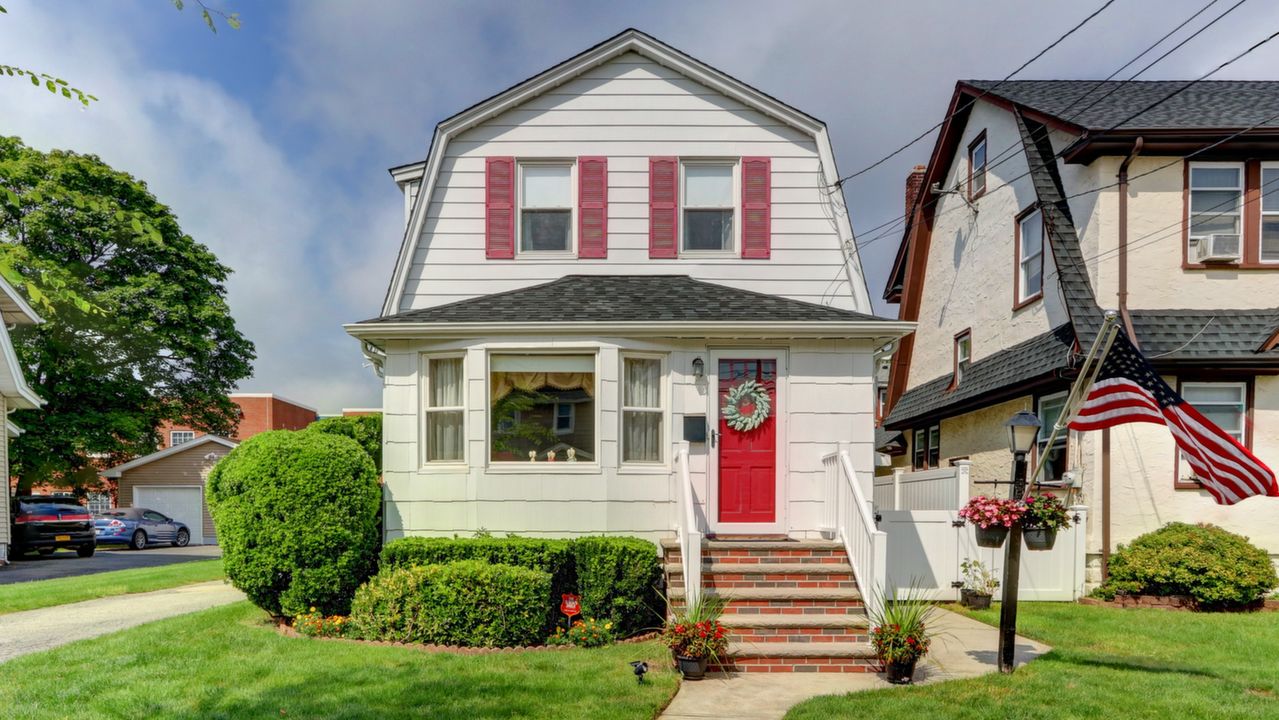 3 1st Ave, East Rockaway, NY, 11518 Scene 1