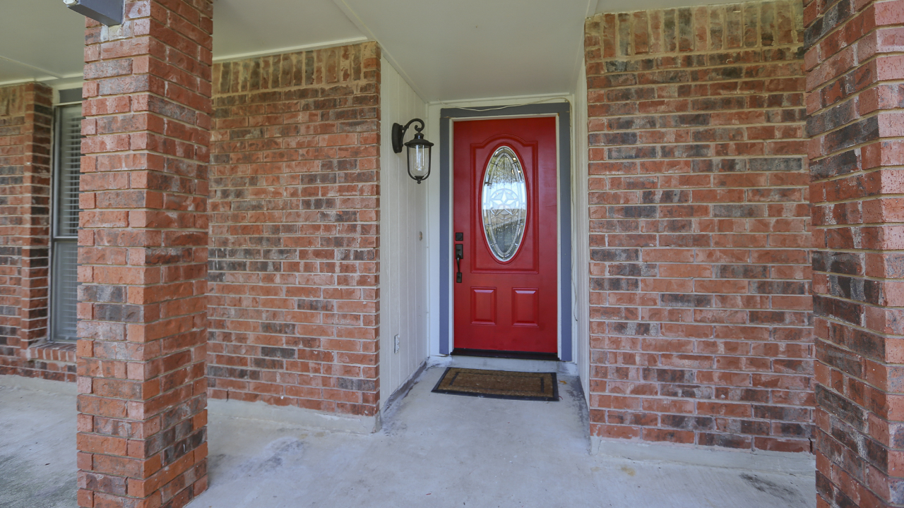 Exterior_Front Entry