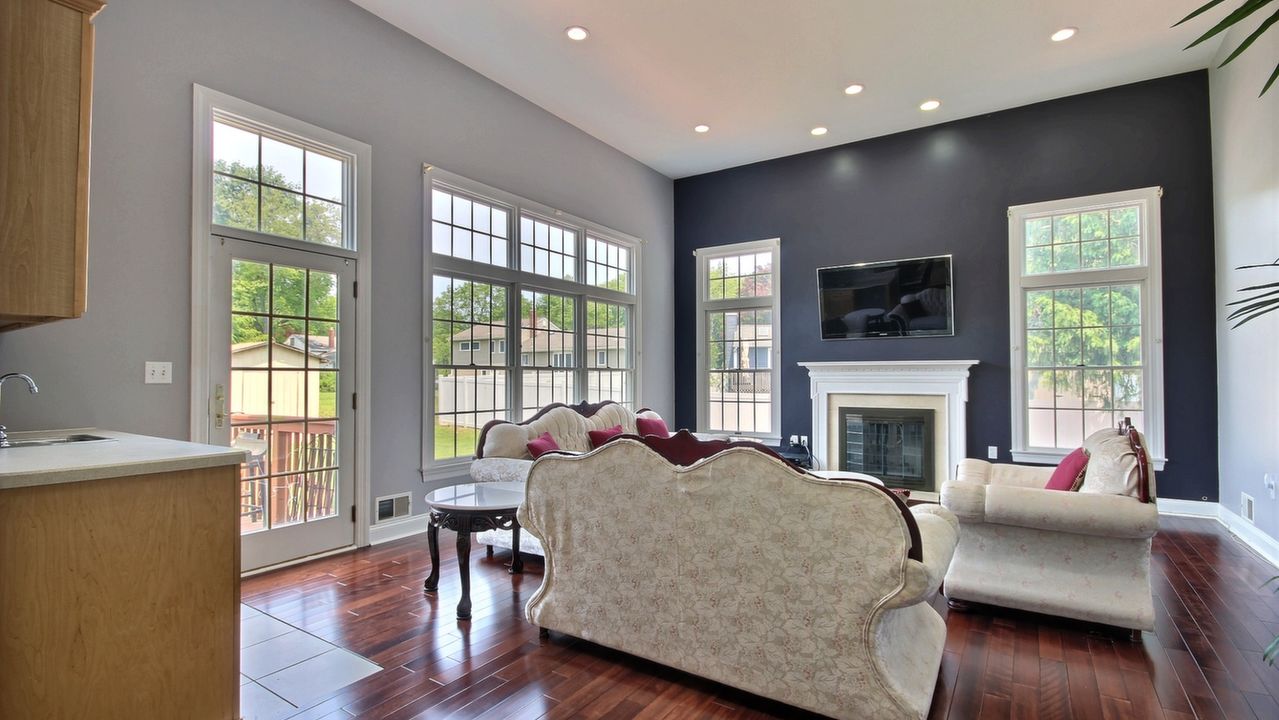 Great Room w Wood Burning Fireplace