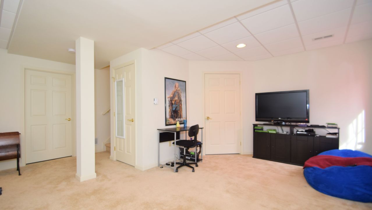 427 Elm Cir, Chalfont, PA, 18914 Scene 4