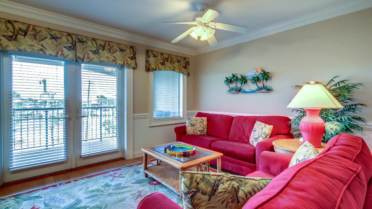 Brass Rail, Tybee Island, GA, 31328 Scene 4