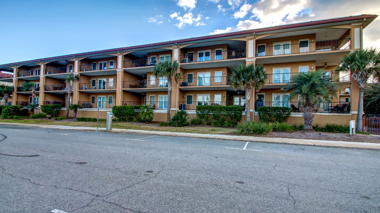 Brass Rail, Tybee Island, GA, 31328 Scene 2