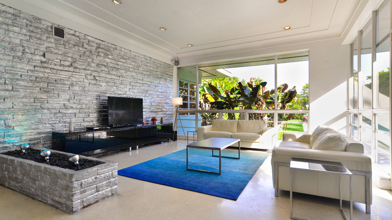 4333-Pine-Tree-Dr-02