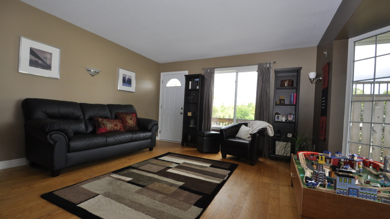 123 Park Ave, Toronto, ON, L6T5B6 Scene 2