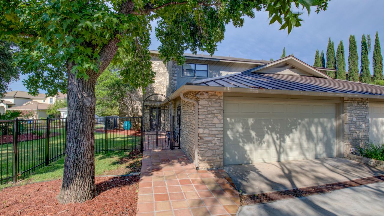 104A Oasis, Horseshoe Bay, TX, 78657 Scene 1