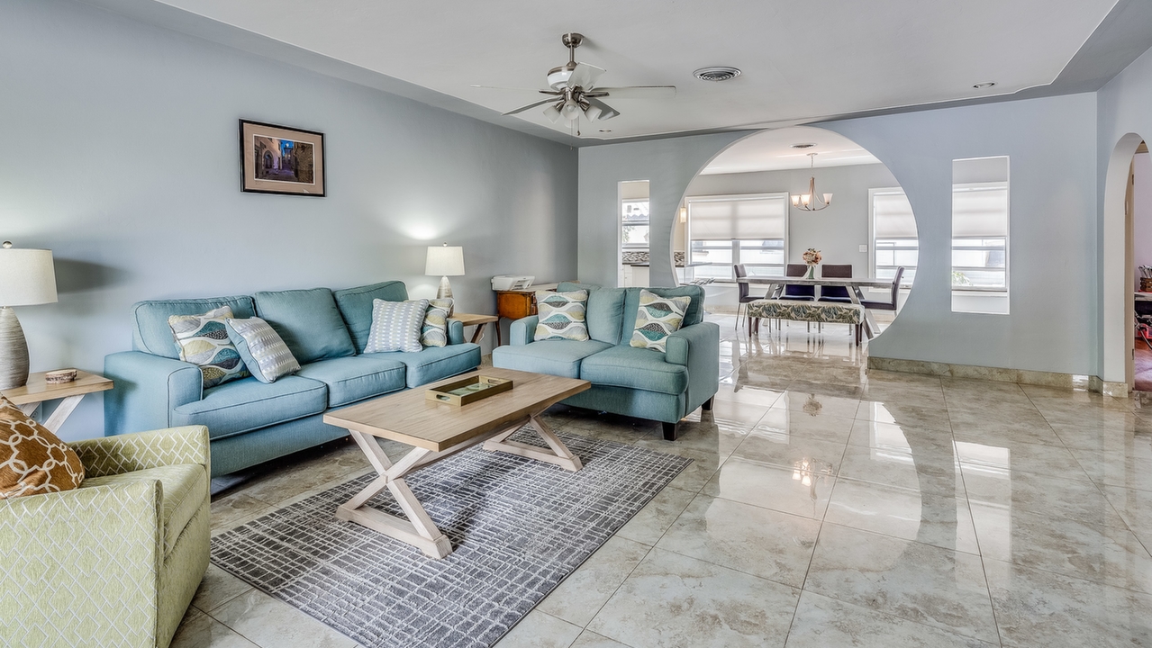 8901-NE-10th-Ave-02