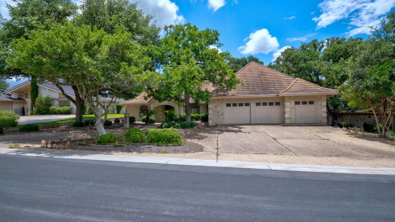 312 Sombrero, Horseshoe Bay, TX, 78657 Scene 2