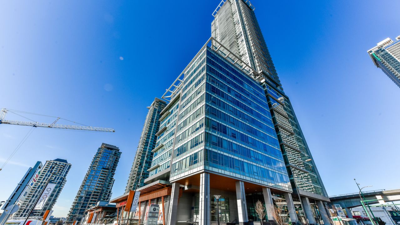 1603-4485 Skyline Drive, Burnaby, BC, V5C 4A9 Scene 2