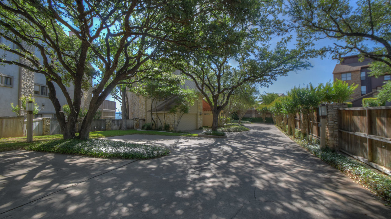 311 Island Drive #B, Horseshoe Bay, TX, 78657 Scene 1