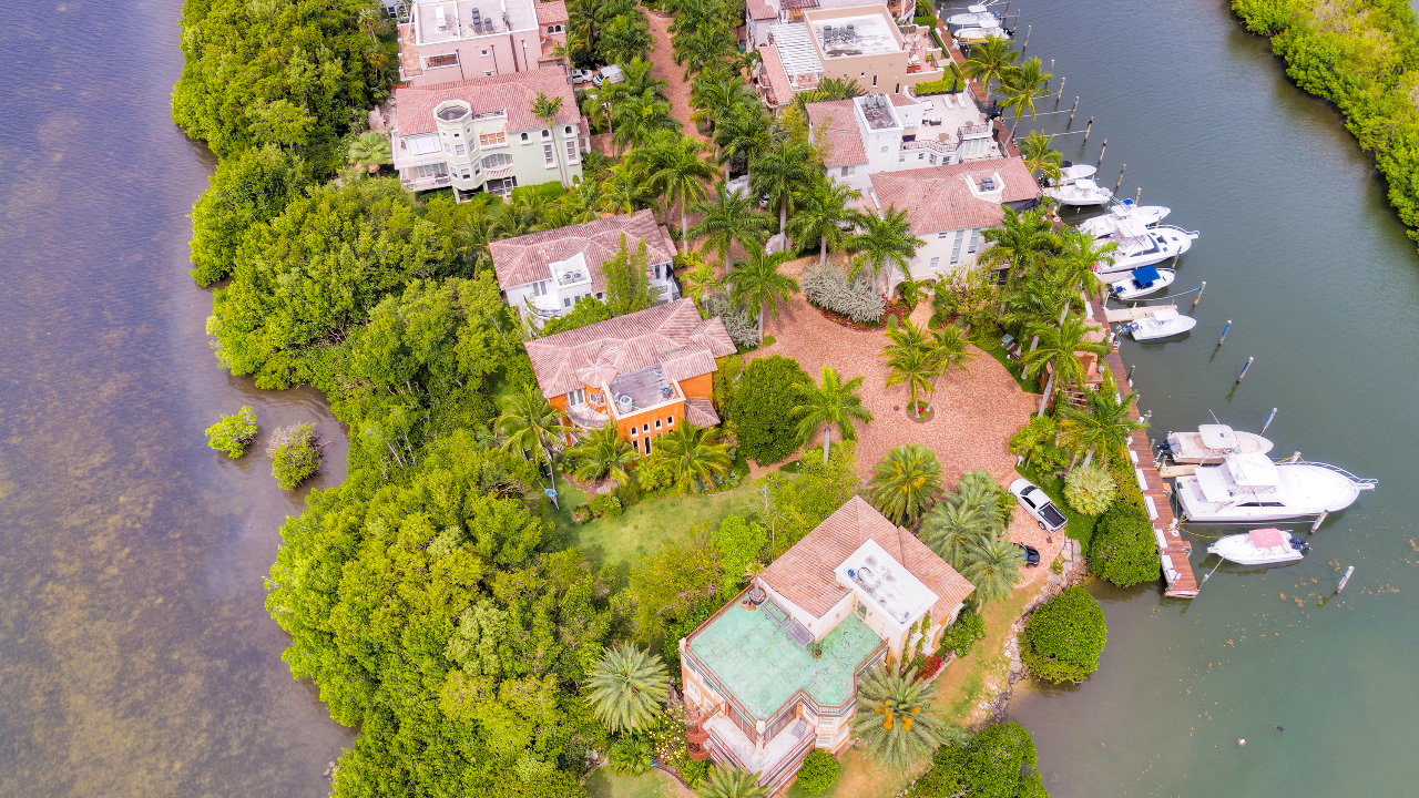 5839-Paradise-Point-Dr-03