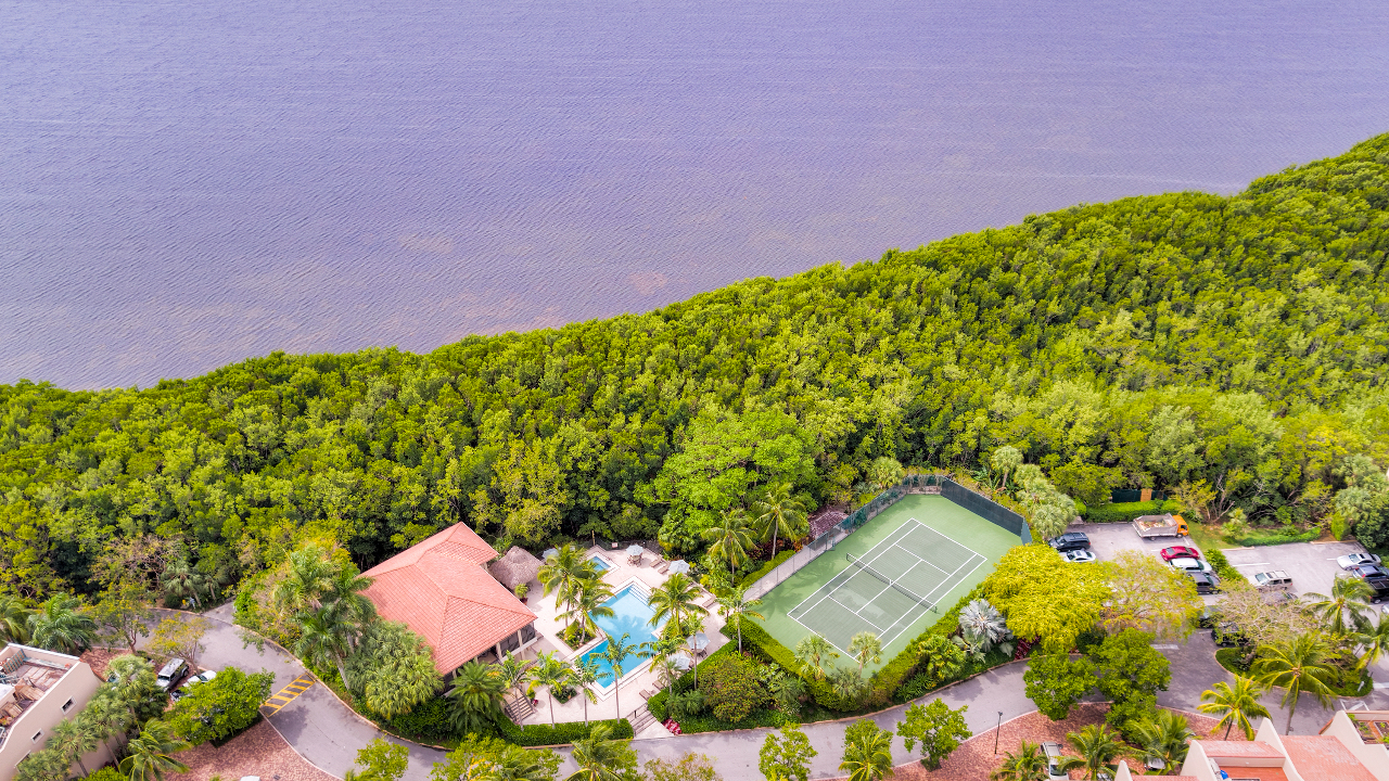 5839-Paradise-Point-Dr-05