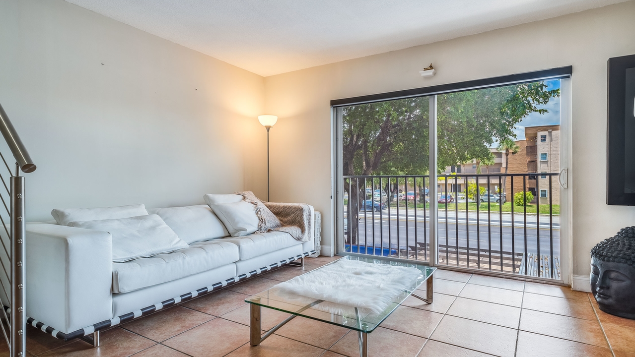 460-NW-86th-PL-04