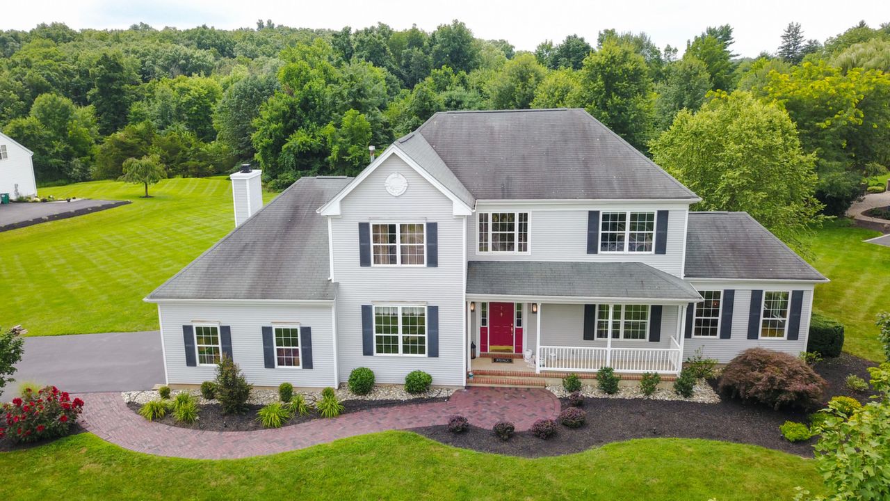 2 Quick Ct, Raritan, NJ, 08822 Scene 1