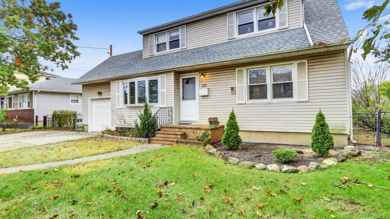 125 Garfield St, Freeport, NY, 11520 Scene 2