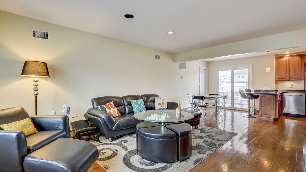 125 Garfield St, Freeport, NY, 11520 Scene 4