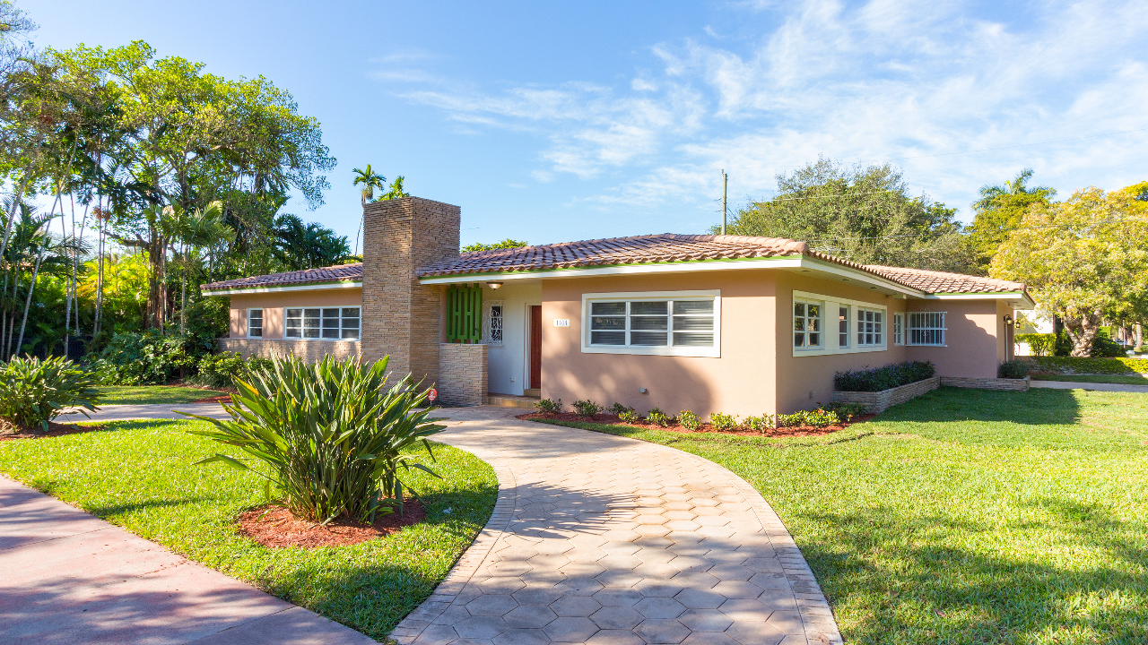 1404-Granada-Blvd-01