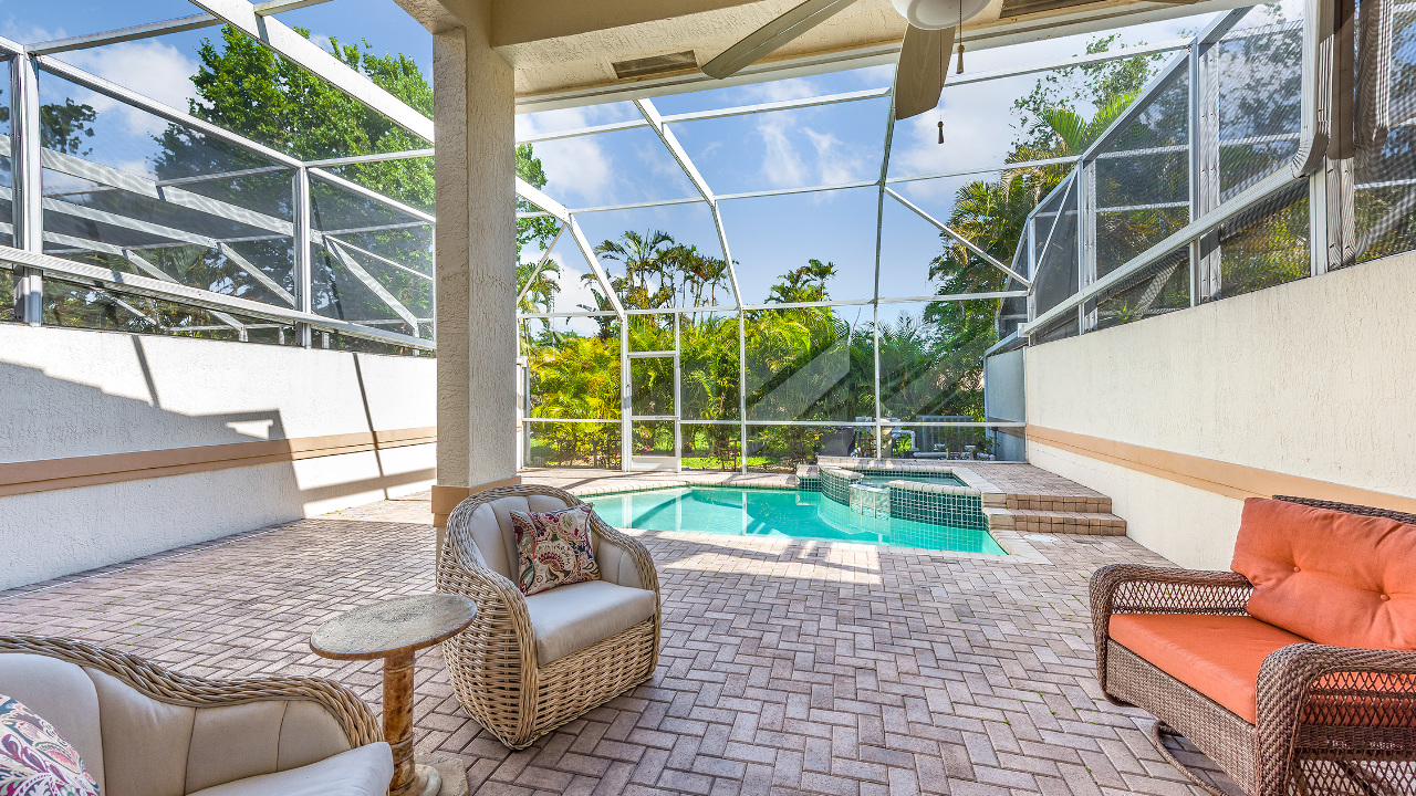 513-W-Palm-Aire-Dr-06