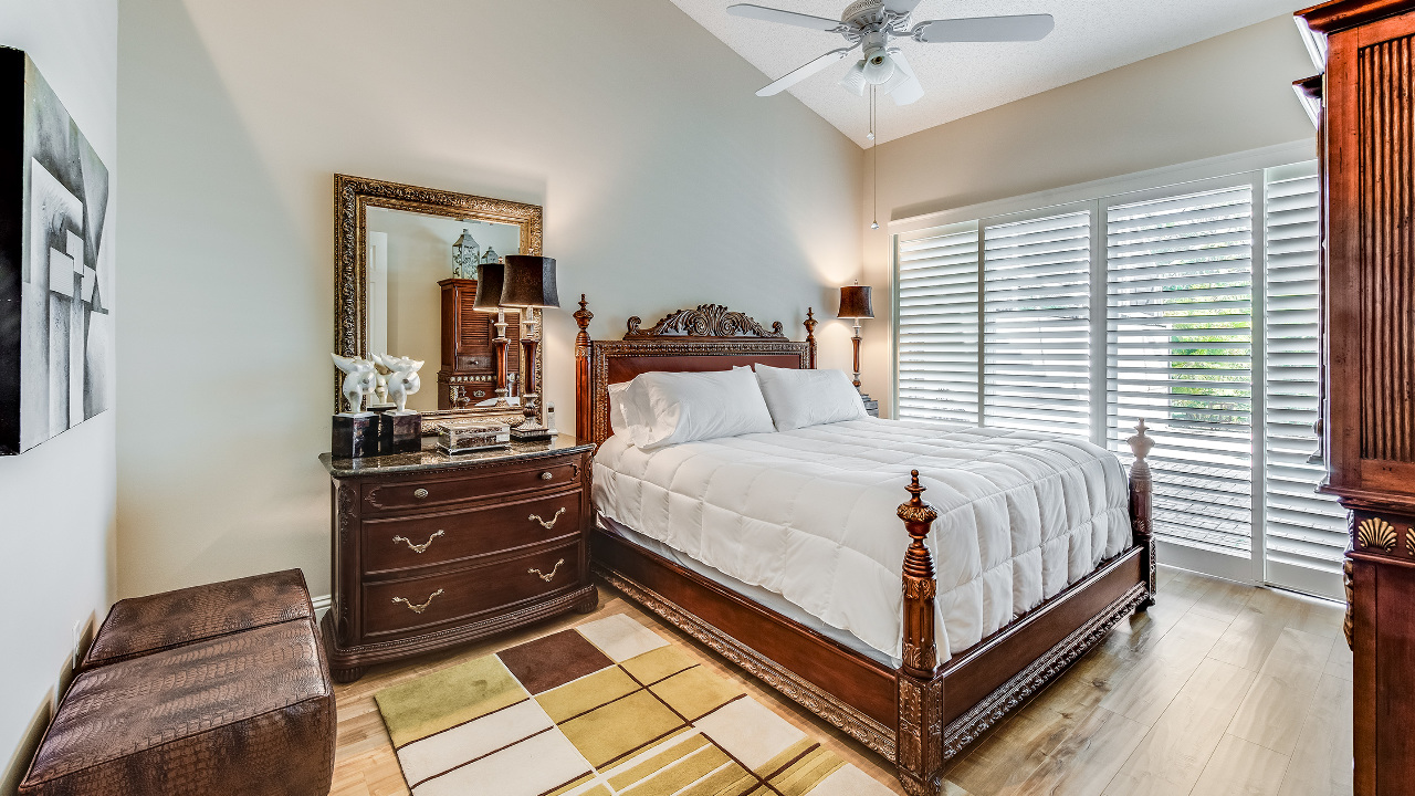 513-W-Palm-Aire-Dr-17