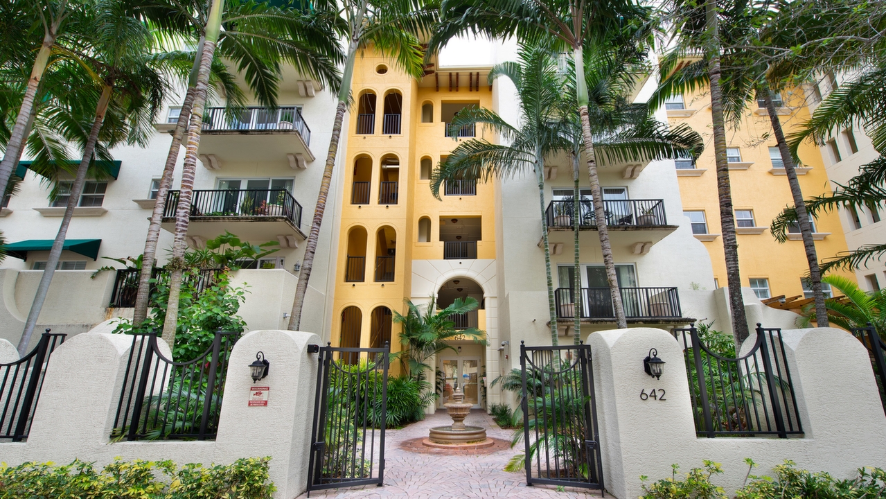 642-Valencia-Ave-#306-01