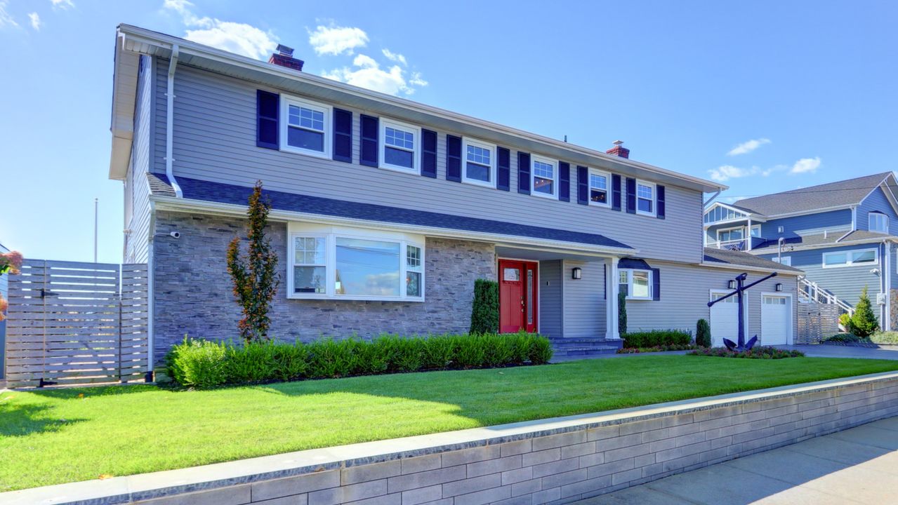 230 S Meister Blvd, Freeport, NY, 11520 Scene 2