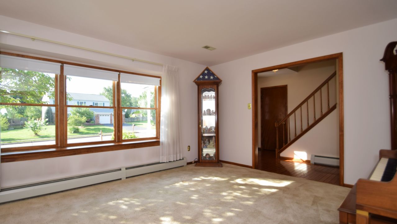 1025 Surrey Ln, Warrington, PA, 18976 Scene 2