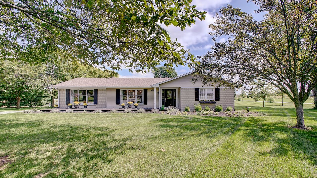 DSC_4417And8moreInterior01