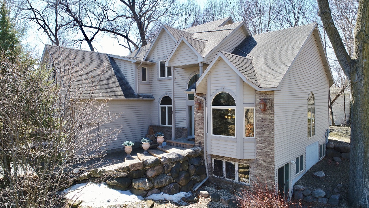 Call Anna @ (612) 400-4806