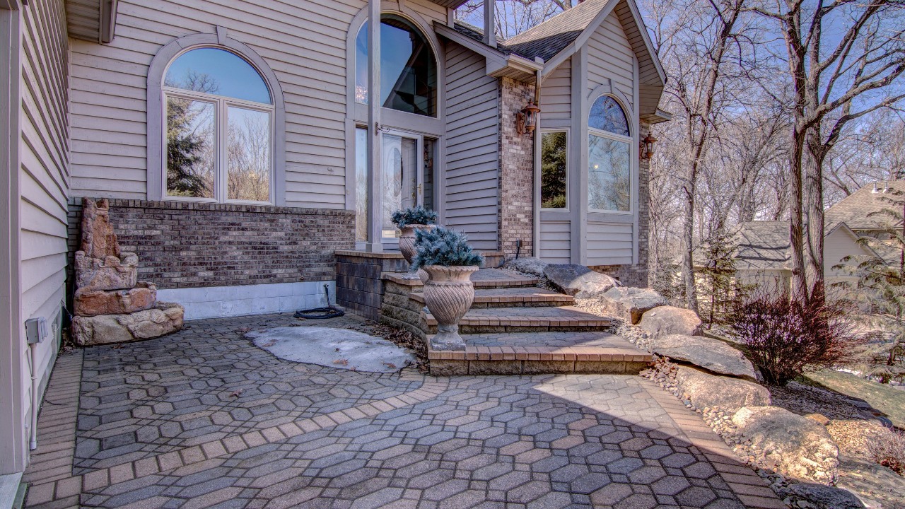 Call Anna @ (612) 400-4806