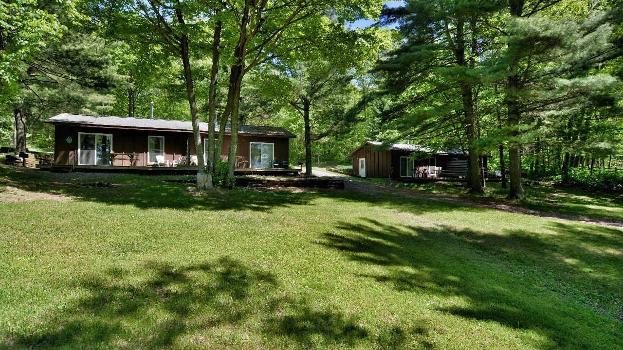 Welcome to Deer Trail Cabins!