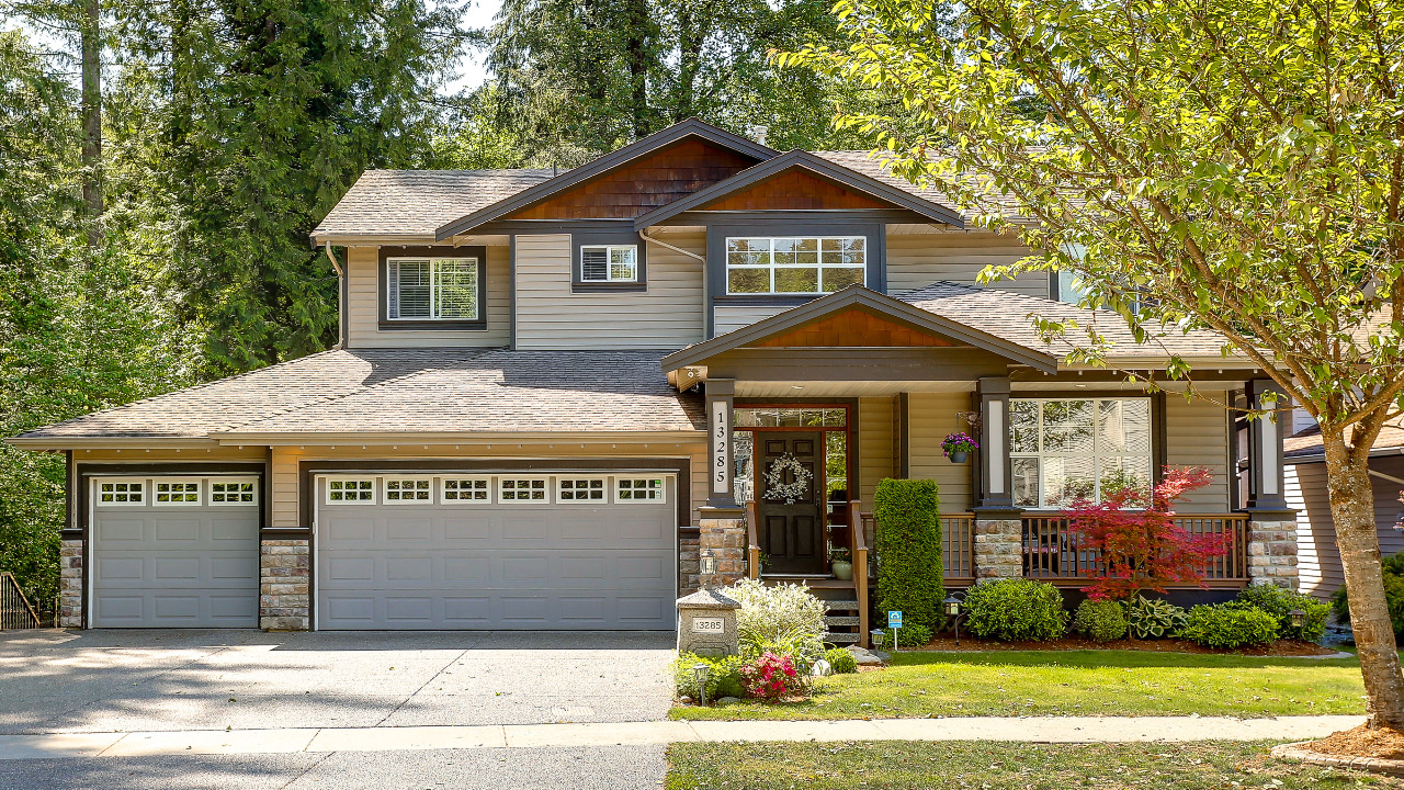 13285 233 St, Maple Ridge, BC, V4R 2W6 Scene 1