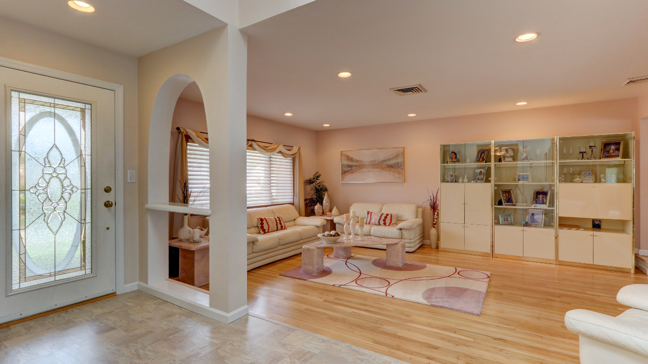 Foyer-Living Room