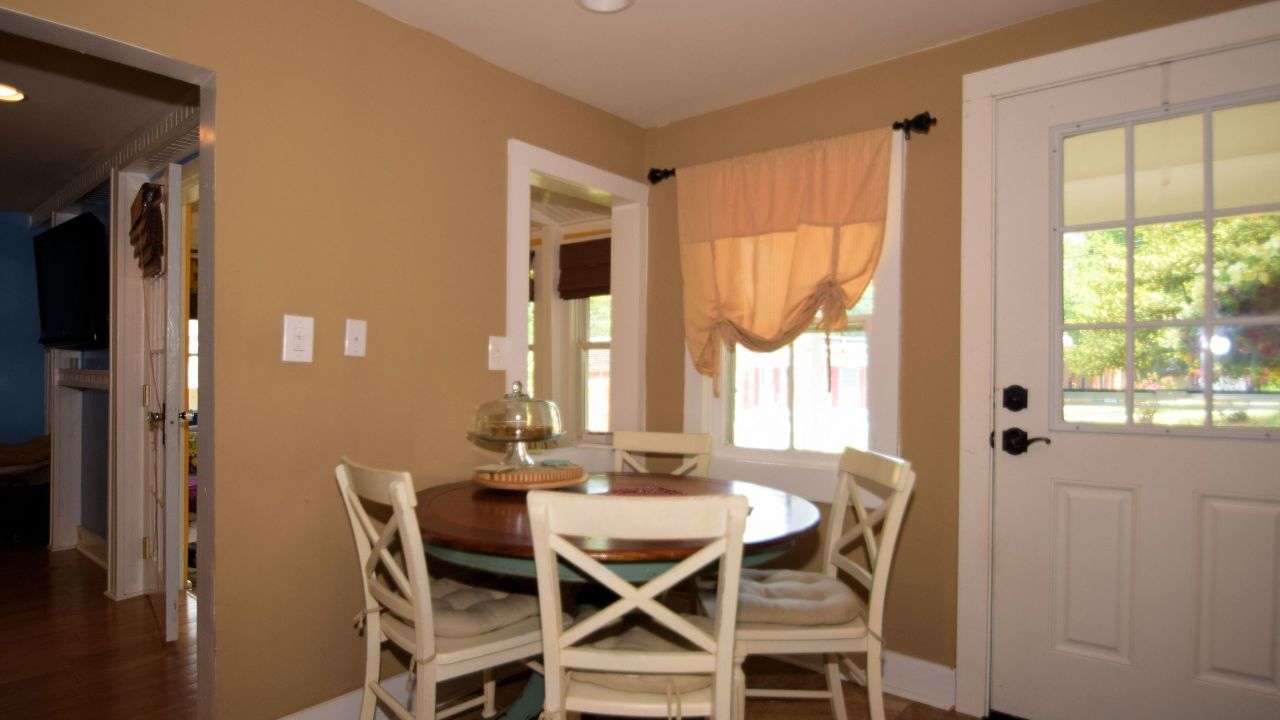 8 W College Ave, Yardley, PA, 19067 Scene 1