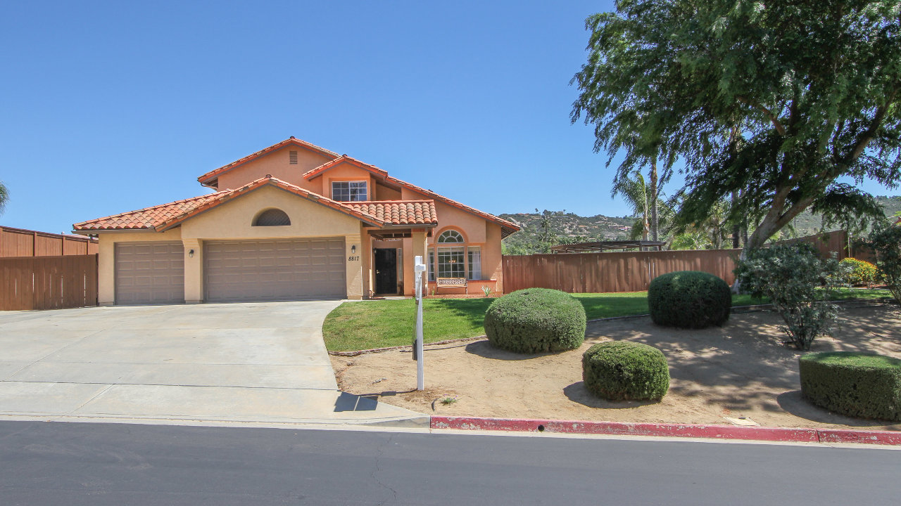 8817 Hunter Pass, Alpine, CA, 91901 Scene 1