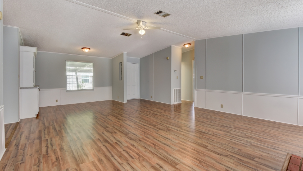 Living Room/Dining Room