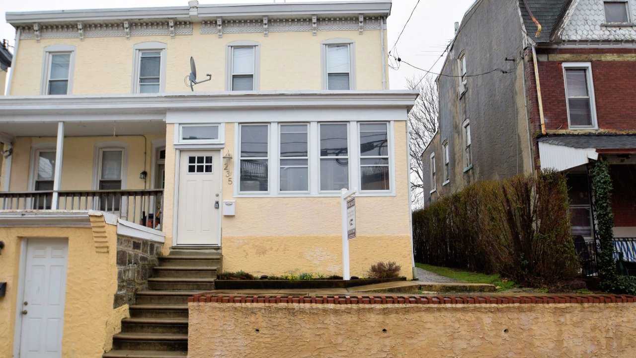 235 Roxborough Ave, Philadelphia, PA, 19128 Scene 1