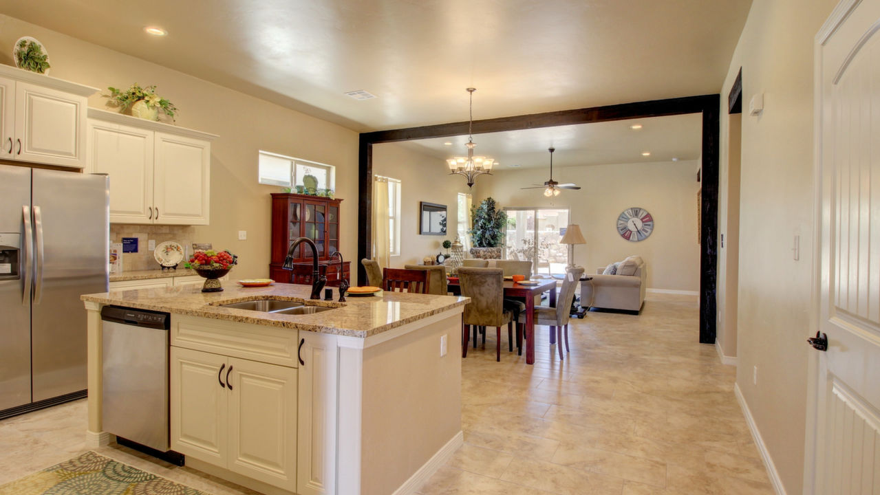 Kitchen / Living Room