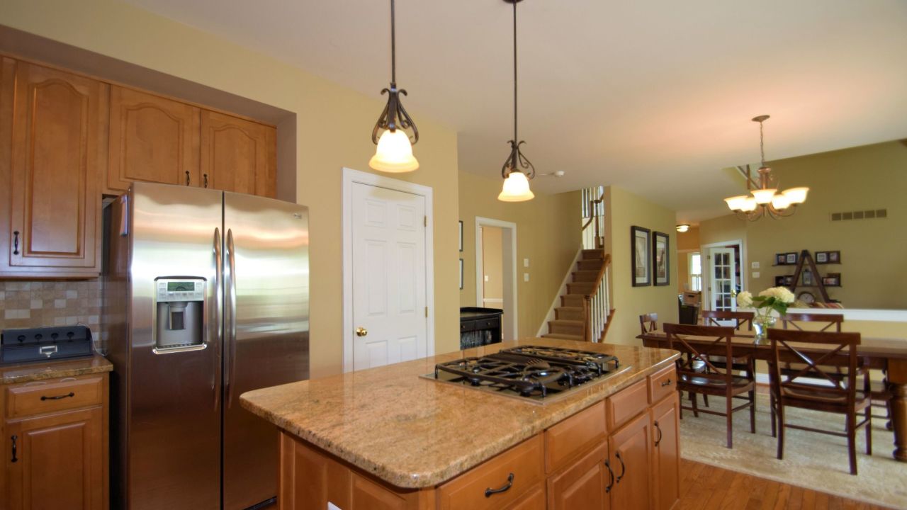 296 Shelbourne Ln, Phoenixville, PA, 19460 Scene 2