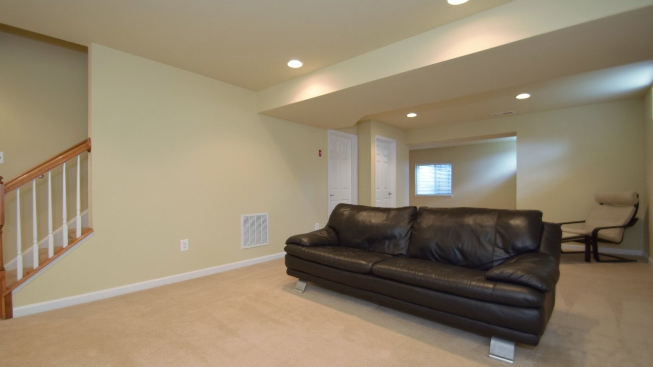 326 Berry Brow Dr, Chalfont, PA, 18914 Scene 4