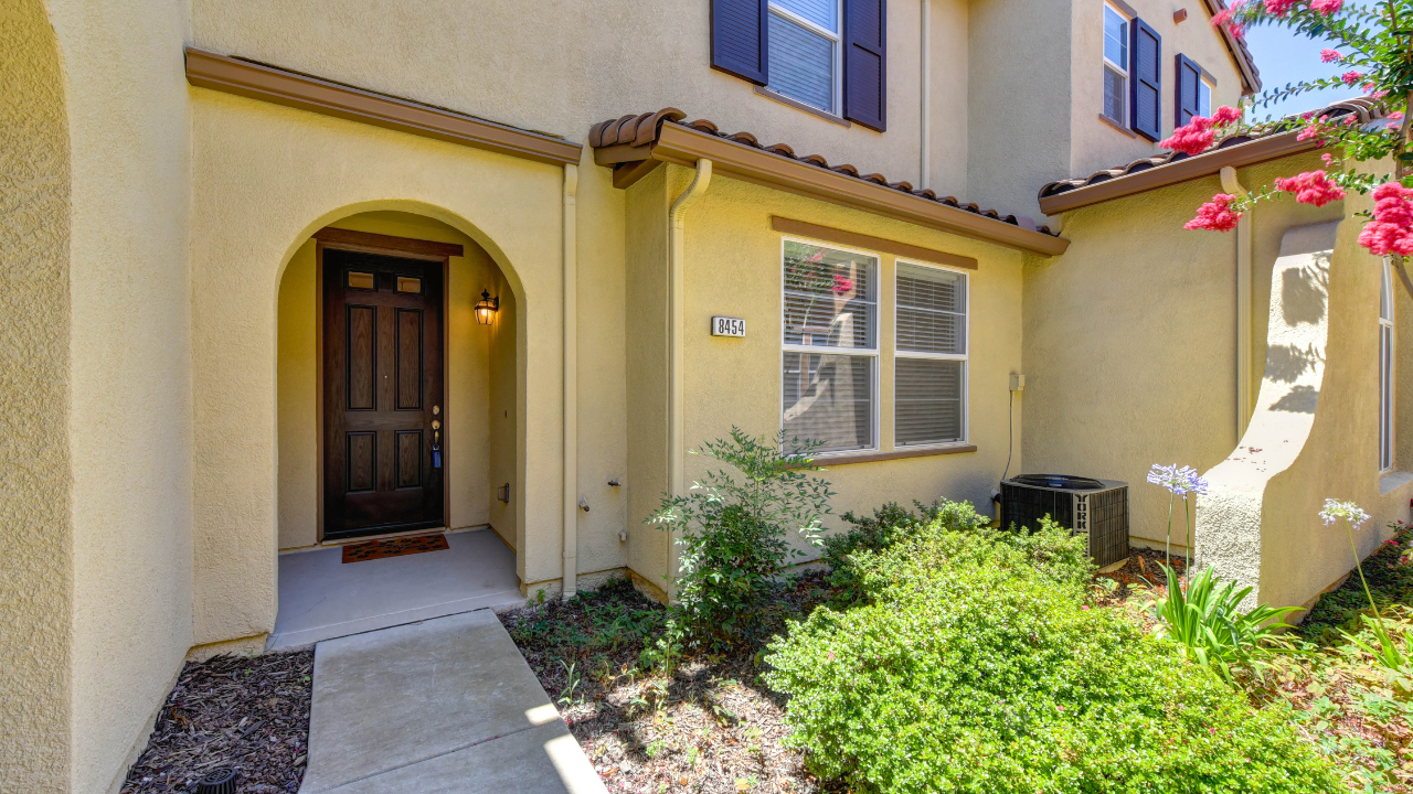 8454 Crystal Walk Cir., Elk Grove, CA, 95758 Scene 3