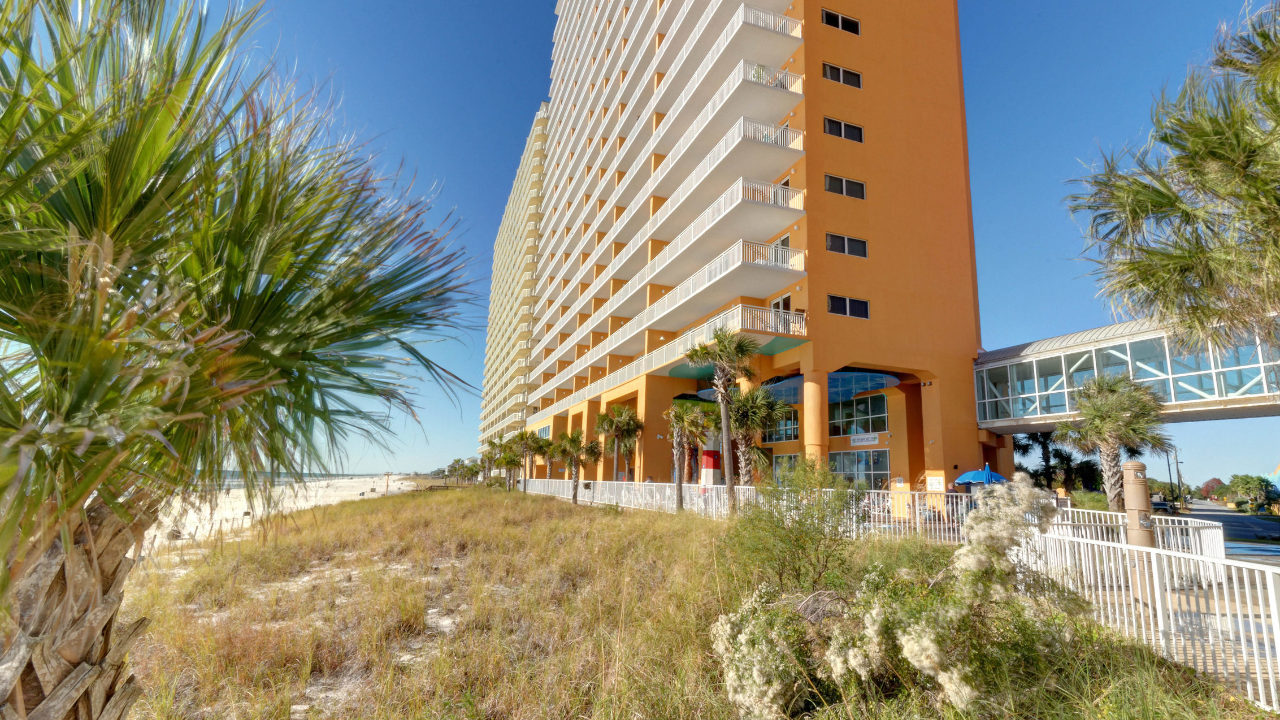 02_Beach_View_West_Tower_01