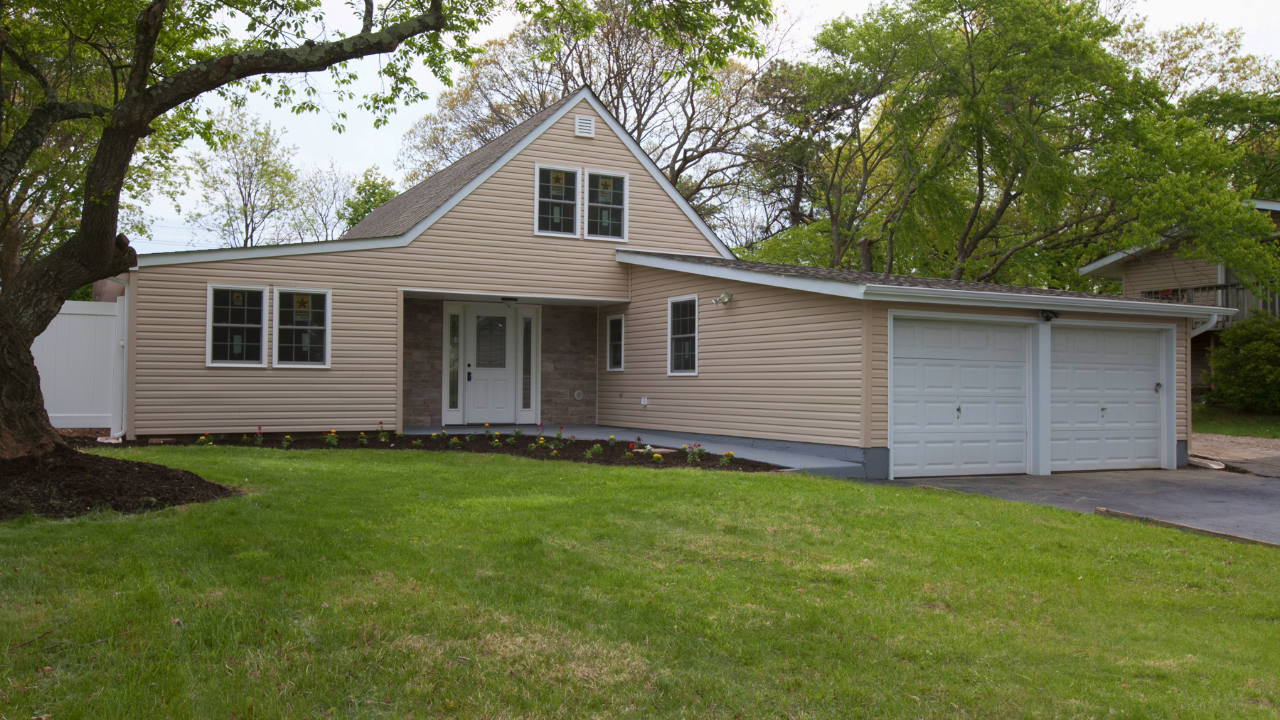 168 Silverleaf Lane, Islandia, NY, 11749 Scene 1