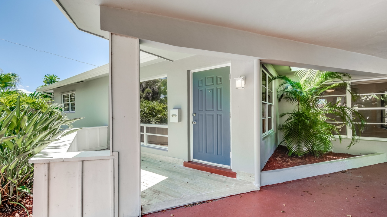 5661-NE-22nd-Ave-02